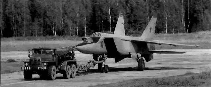 Во втором периоде обучения в 1965 г полк продолжал полеты на совершенствование - фото 47
