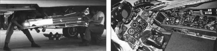 Подвеска на F106А из 49й эскадрильи ракеты AIM4 Фалкон с тепловой ГСН - фото 80