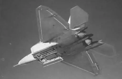 В планере самолета F22A широко используются легкие термостойкие и прочные - фото 492