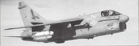 А7 во время операции Десерт шторм Аварийная посадка А7 на палубу - фото 59