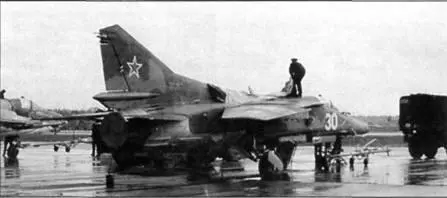 МиГ27Д 19го гв апиб на показе авиатехники ЗГВ 15 августа 1992 г на - фото 69