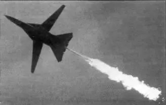 Любимый аттракцион пилотов австралийских F111 на авиационных праздниках слив - фото 55