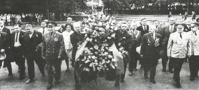 22 июля 1973 г годовщина отражения первого налета немцев на Москву Ветераны - фото 42