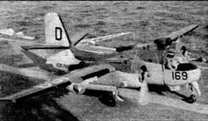 Самолет ПЛО Трэкер на палубе авианосца Карел Доорман В 19791982 гг - фото 117