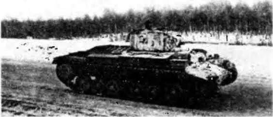 Танк MKIII Валентайн движется к линии фронта Битва за Москву январь 1942 - фото 44