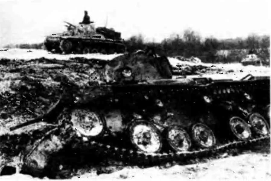 Валентайн подбитый на Восточном фронте Группа армий Центр февраль 1942 - фото 49