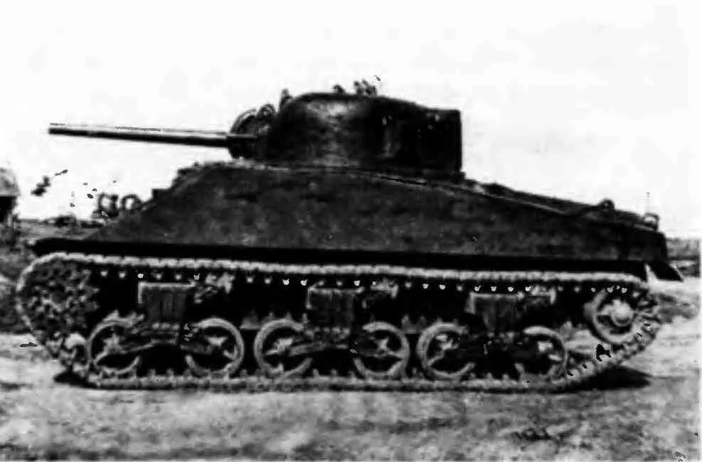 Средний танк М4А2 во время испытаний на НИИБТ Полигоне в Кубинке Лето 1942 - фото 94