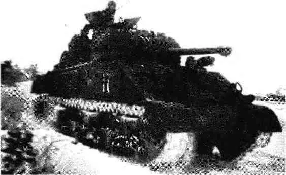 Танк М4А2 старшего лейтенанта Н Сумарокова 3й Украинский фронт 1944 год - фото 99