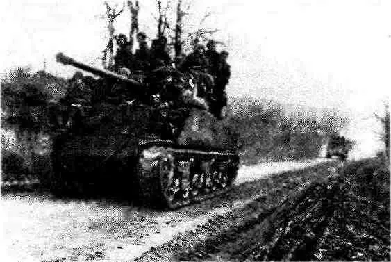 Танки M4A276W на марше 2й Украинский фронт Австрия март 1945 года - фото 106