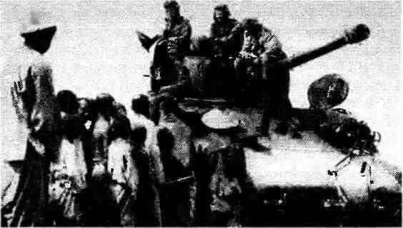 Танк M4A276W9ro гвардейского механизированного корпуса в Маньчжурии - фото 114