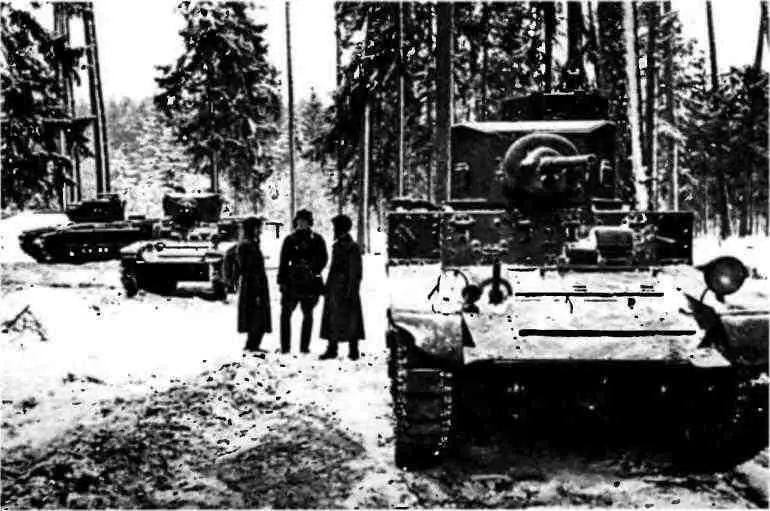Танки 196й танковой бригады На переднем плане МЗл МЗ на заднем тоже МЗл - фото 196
