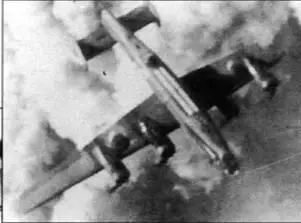 Этот B24D потерял крыло над Плоешти не от зенитного снаряда а от удара тела - фото 69