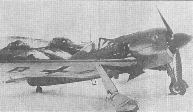 Первыми реально применявшимися на Восточном фронте фоккерами стали Fw 190А3 - фото 105