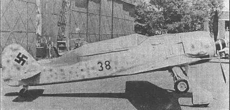 Для подготовки пилотов был выпущен специальный двухместный вариат Fw 190A8U1 - фото 136