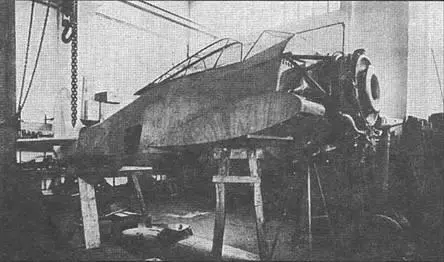 Макет истребителя Fw 190 в заводском цеху Сборка первого опытного Fw 190V1 - фото 79