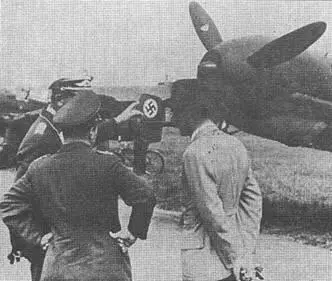 Удет стоит спиной руки в боки у Fw 190V1 Возможно именно сейчас он - фото 82