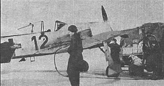 Вверху попытка испытать несколько Fw 190А1 в России осенью 1941 г в составе - фото 88