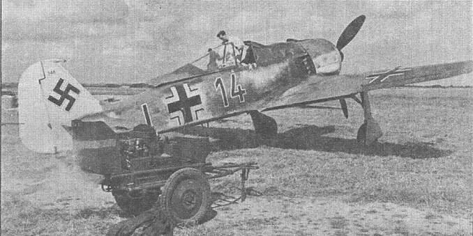 Фоккевулъф Fw 190А3 из состава IIIJG 26 Fw 190А3 появился в конце 1941 г - фото 96