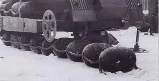 Монтаж пневмокатковой цепи в процессе сборки машины Ведущая звездочка и - фото 115