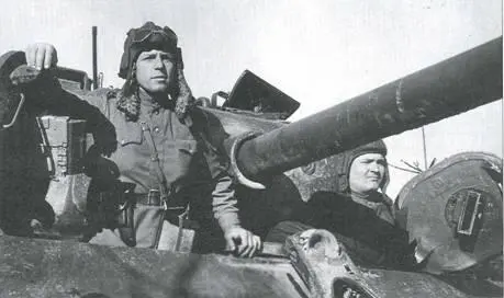 Танкисты 116й танковой бригады в танке М4А2 Шерман Главная ударная сила - фото 16