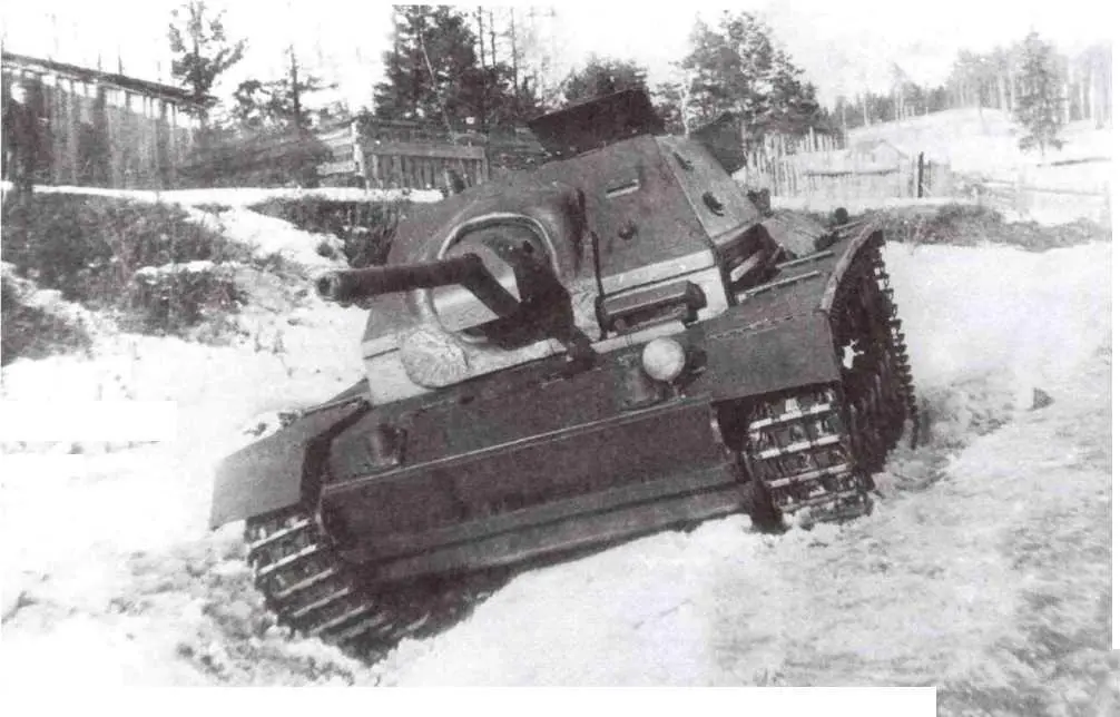 Опытный образец СУ76И во время испытаний на Софринском полигоне Март 1943 - фото 89