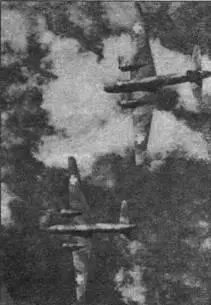 Веллингтоны с белыми крестами на учениях ПВО август 1939 г Сверхувниз - фото 28