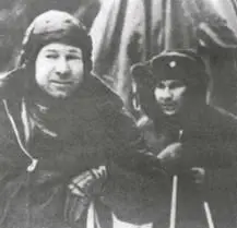 Для космонавтов это была вторая ночевка в тайге а для родных и близких а - фото 75