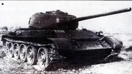 Средний танк Т44 К новому 1948 году наши машины наездили не более 2000 км І - фото 58