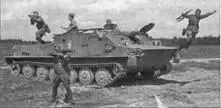 Бронетранспортер БТР50П 1954 г Боевая масса 143 т экипаж 2 чел - фото 50