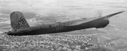 Не 177А3 во время учебного полета летом 1943 г Подвеска под Не 177А3 - фото 118