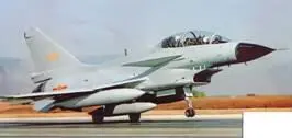 Первый прототип вверху серийный J10B слева и четвертый опытный J10A - фото 76