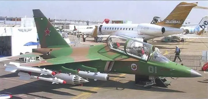 Первый серийный Як130 на авиасалоне Paris Air Show2005 Модель - фото 65