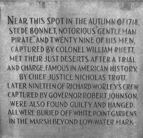 Памятная доска в честь Стида Бонне Рядом с этим местом осенью 1718 года Стид - фото 37