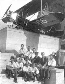 Сборная команда Новосибирска 1940 года Второй справа НСТрунченков третий - фото 105