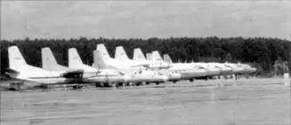 В 1996 г план полетов был выполнен на 40 в 1997 гпроизошло дальнейшее - фото 17