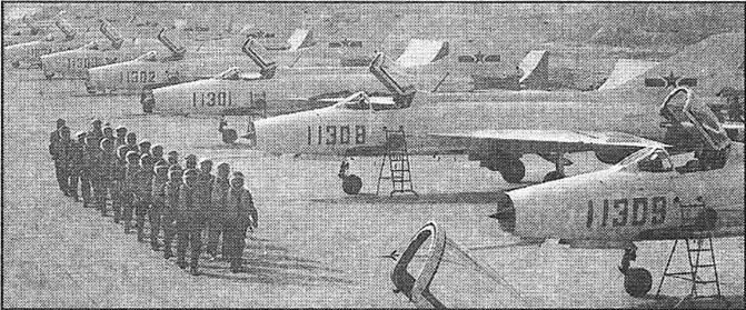F7II первый полет 30 декабря 1978 г Внешне отличался откидным фонарем - фото 47