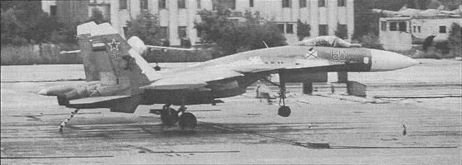 В отличие от Су27 консоли цельноповоротного основного rоpизонтального оперения - фото 56