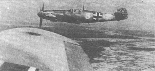 Bf 109F2 той же эскадры в воздухе лето 1941 г Для войсковых испытаний Bf - фото 110