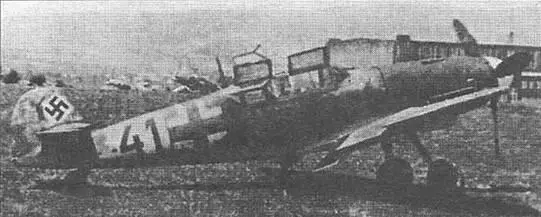 Учебный Bf 109GI2 из состава JG 108 переделанный из Bf 109G4 Вид спереди - фото 158