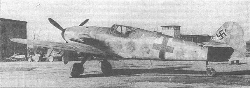 Bf I09K4 на заводе Мессершмитта осенью 1944 г Видны все внешние отличия К4 - фото 165