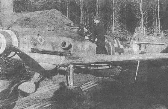 Bf 109К4R3 из состава JG 77 этот самолет будет потерян во время операции - фото 167