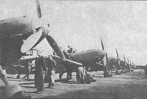 В строю Люфтваффе В 109Е1 Одними ил первых получил новейшие Bf 109Е1 - фото 92