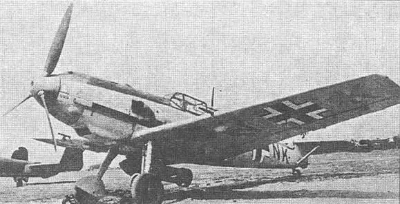 Истребительбомбардировщик BF 109Е4В в период битвы за Британию Разбитый - фото 99