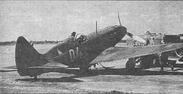 Командир эскадрильи 7го ИАП капитан Поляков перед боевым вылетом лето 1941 г - фото 14