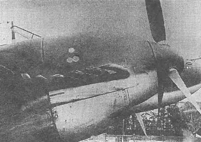 Вид на мотогондолы и двигатели Bf 110С Два снимка носовых 792мм пулеметов Bf - фото 58