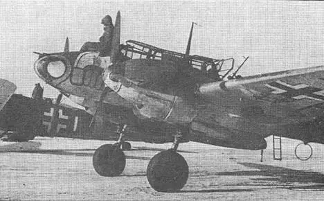 Bf 110 из IISKG 210 бывшей lZG 1 зимой в России холодно Оса в воздухе - фото 91