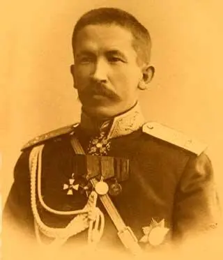 Лавр Корнилов Фотография 1916 года Выходец из низов Корнилов с одобрением - фото 7