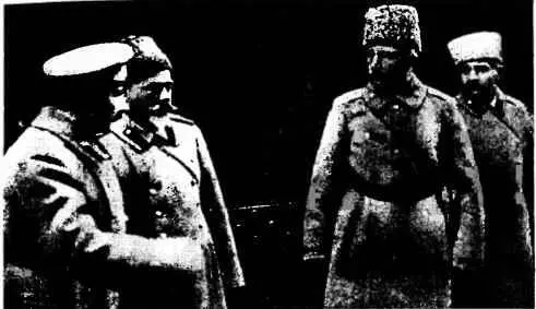 Новочеркасск февраль 1919 года Слева направо АП Богаевский АИ Деникин - фото 56