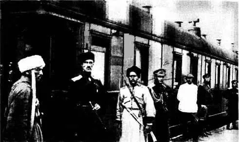 ПН Врангель в Царицыне 1919 год В то время как Добровольческая Армия - фото 104