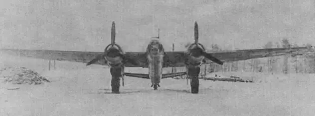Три фотографии общего вида 62 второй самолет на заводских испытаниях 1945 г - фото 104
